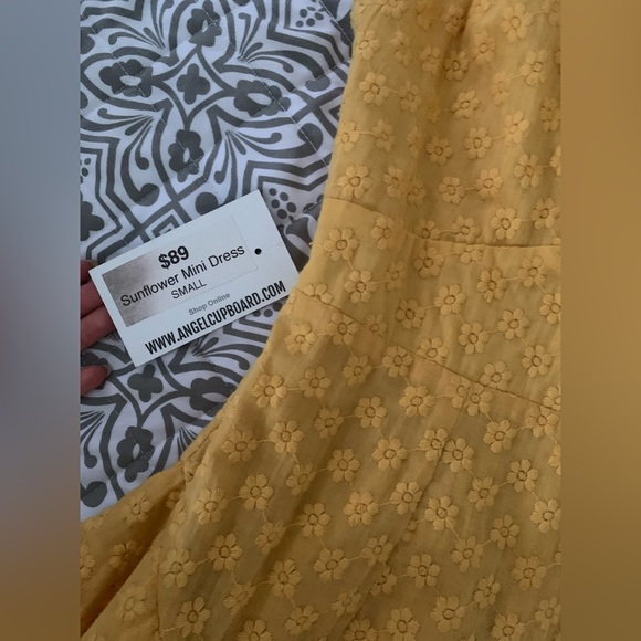 SUNFLOWER MINI DRESS- SIZE SMALL. BRAND- Here Comes the Sun- Angel Cupboard - Picture 4 of 4